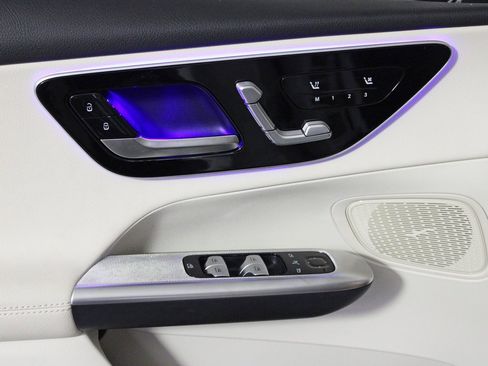 Certified 2025 Mercedes-Benz GLC 300 4MATIC image 12