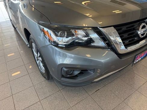 Used 2020 Nissan Pathfinder S image 8