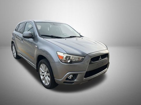 Used 2011 Mitsubishi Outlander Sport SE image 2