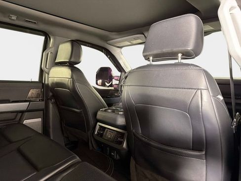 Used 2023 Ford F250 Lariat w/ Black Appearance Package AWD/4WD image 30