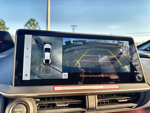 New 2026 Toyota Prius Plug-In Hybrid image 27