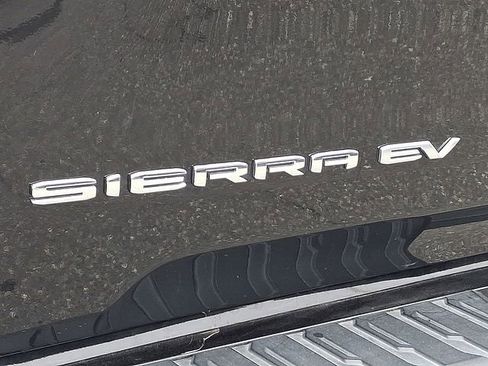 Used 2025 GMC Sierra EV Denali AWD/4WD image 32