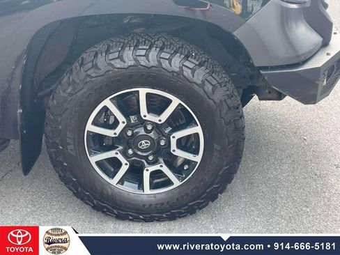 Used 2019 Toyota Tundra Limited w/ Limited Premium Package AWD/4WD image 10