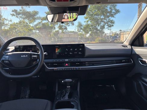 Used 2025 Kia K4 FWD image 33