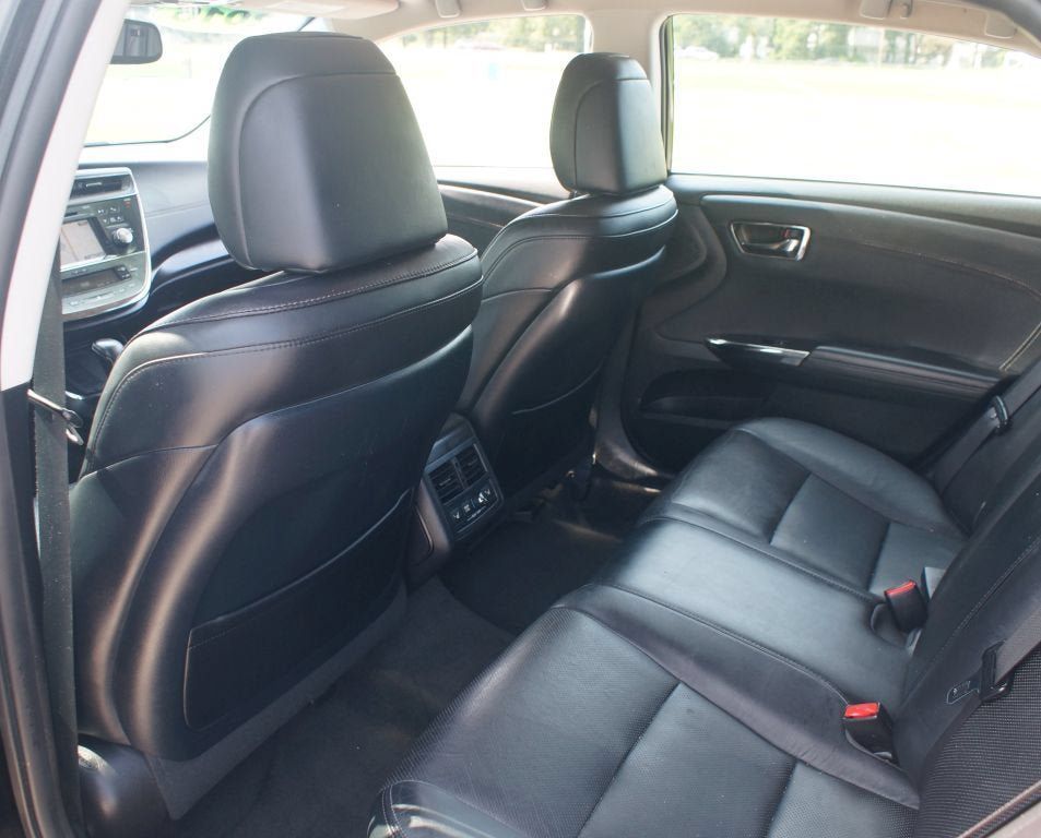 Used 2016 Toyota Avalon Limited FWD image 12