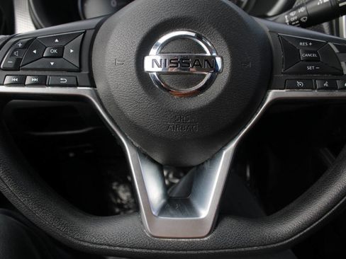 Used 2020 Nissan Kicks SV FWD image 14