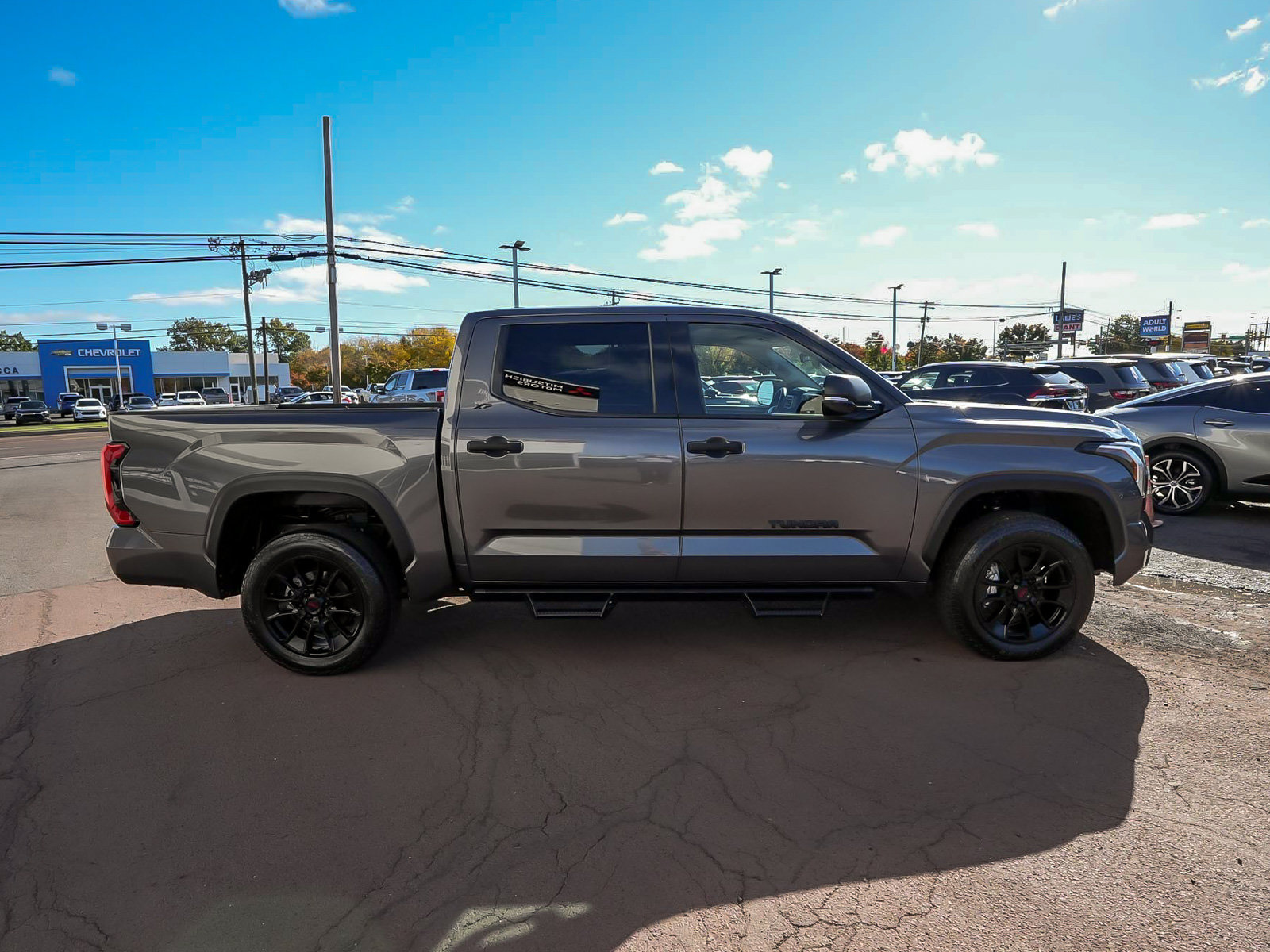 Used 2023 Toyota Tundra SR5 w/ SR5 Convenience Package AWD/4WD image 7