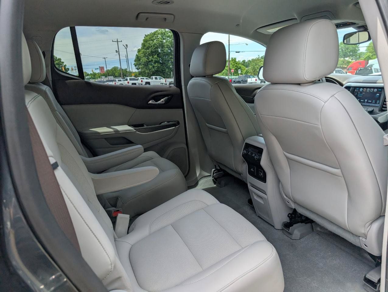 Used 2019 GMC Acadia SLT FWD image 19
