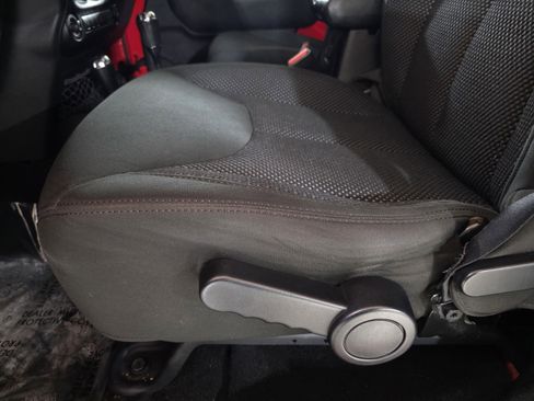 Used 2016 Jeep Wrangler Unlimited Black Bear image 25