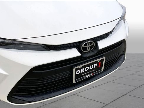 Used 2026 Toyota Corolla LE FWD image 29