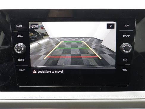 New 2026 Volkswagen Taos SE image 10