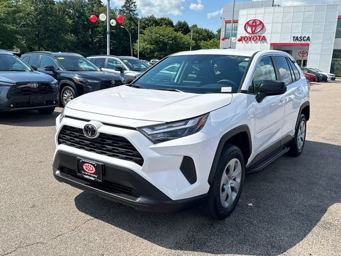 Used 2024 Toyota RAV4 LE AWD/4WD image 3