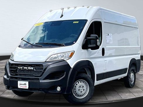 Used 2025 RAM ProMaster 2500 w/ Convenience Group FWD image 12