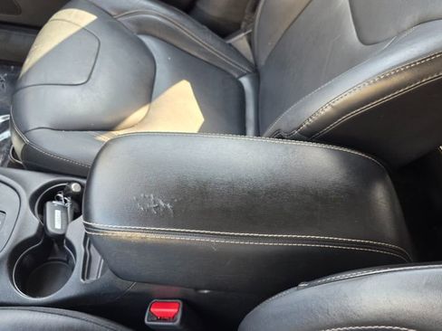 Used 2018 Jeep Cherokee Limited image 26