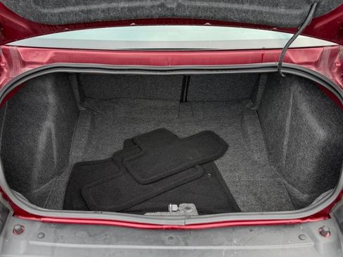 Used 2022 Dodge Challenger R/T RWD image 5
