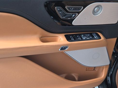 New 2026 Lincoln Aviator Black Label w/ Jet Appearance Package AWD/4WD image 23