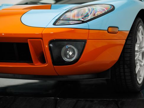 Used 2006 Ford GT image 38