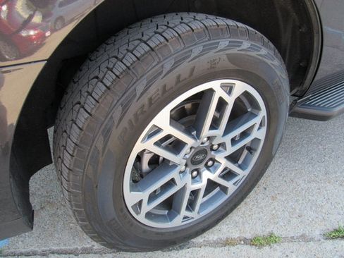 Used 2025 Ford Expedition Active AWD/4WD image 51