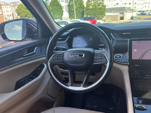 Used 2021 Jeep Grand Cherokee L Limited AWD/4WD image 26