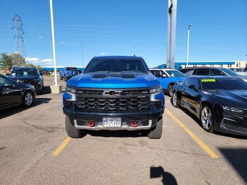 Used 2022 Chevrolet Silverado 1500 ZR2 w/ Technology Package AWD/4WD image 2