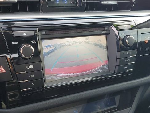 Used 2016 Toyota Corolla L image 21