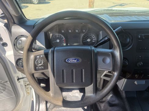 Used 2012 Ford F250 XL w/ Skid Plate Pkg AWD/4WD image 11