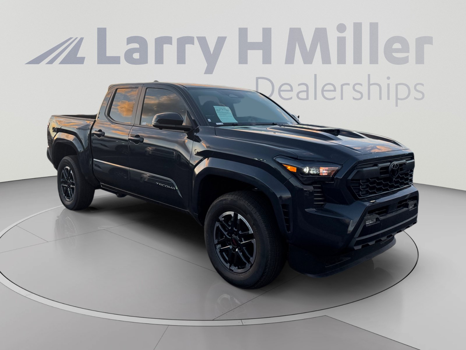 Used 2026 Toyota Tacoma TRD Sport w/ TRD Sport Premium Package AWD/4WD image 7