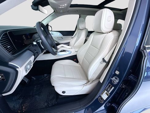 Certified 2024 Mercedes-Benz GLS 450 4MATIC image 19