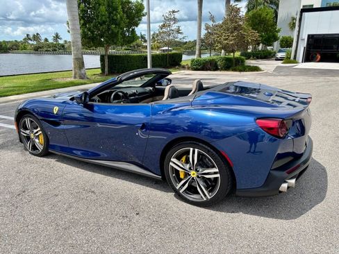Used 2020 Ferrari Portofino RWD image 10