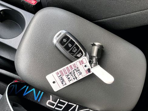 Used 2019 Hyundai Kona SEL image 11