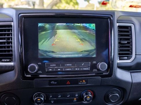 Used 2024 Nissan Frontier SV w/ Graphics Package image 30