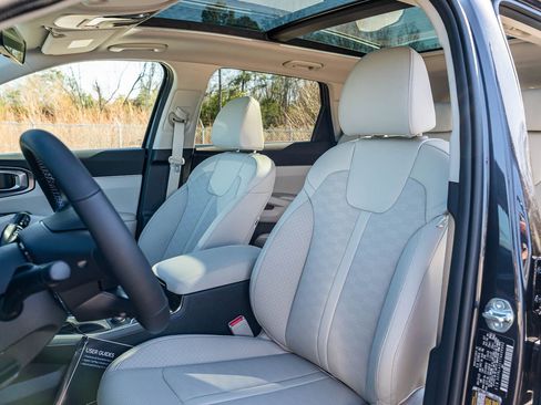 New 2026 Kia Sorento S w/ S Panoramic Sunroof Package image 16