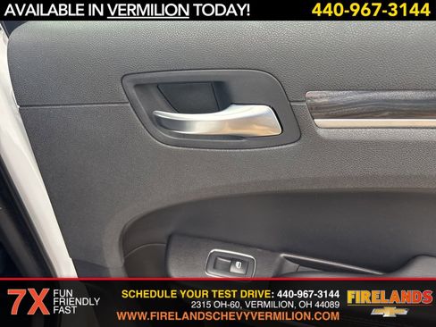 Used 2022 Chrysler 300 Touring w/ Sport Appearance Package image 33