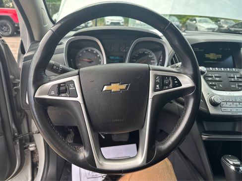 Used 2017 Chevrolet Equinox LT image 30