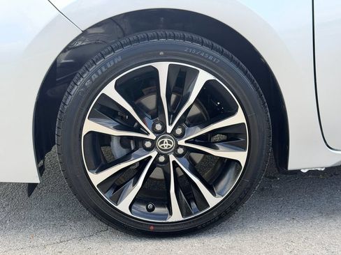 Used 2017 Toyota Corolla SE FWD image 29