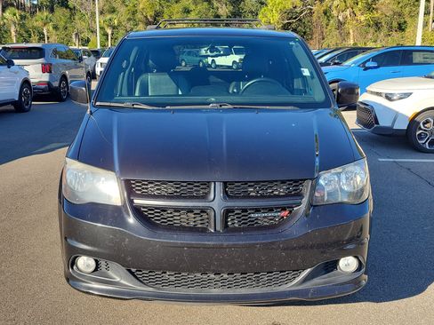 Used 2017 Dodge Grand Caravan GT image 2