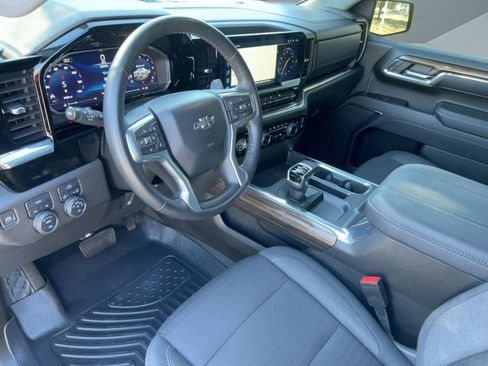 Used 2024 Chevrolet Silverado 1500 RST image 4