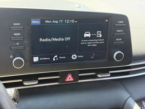Used 2023 Hyundai Elantra SEL FWD image 9