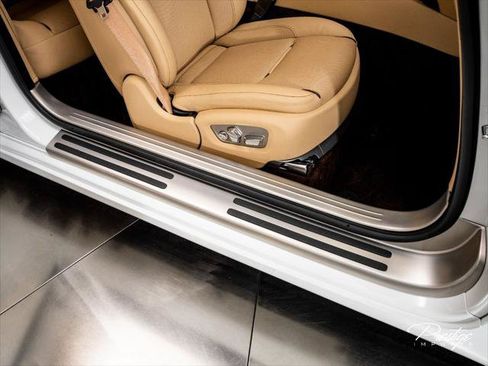 Used 2020 Rolls-Royce Wraith RWD image 34