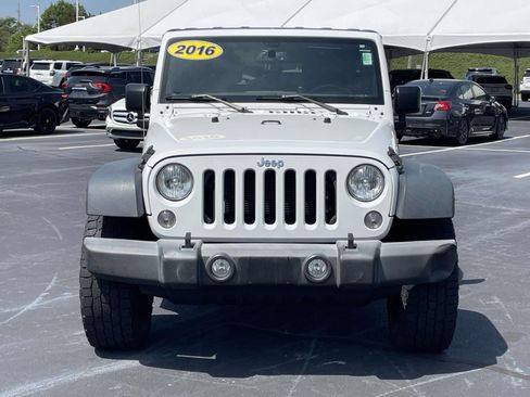 Used 2016 Jeep Wrangler Unlimited Sport w/ Quick Order Package 24S AWD/4WD image 2