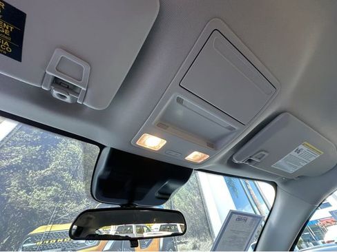 Used 2025 Ford Maverick Lobo image 23