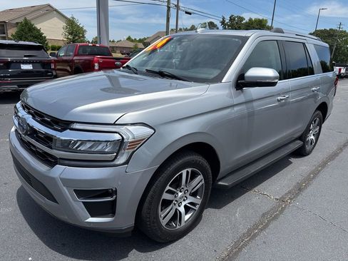 Used 2024 Ford Expedition Limited RWD image 4