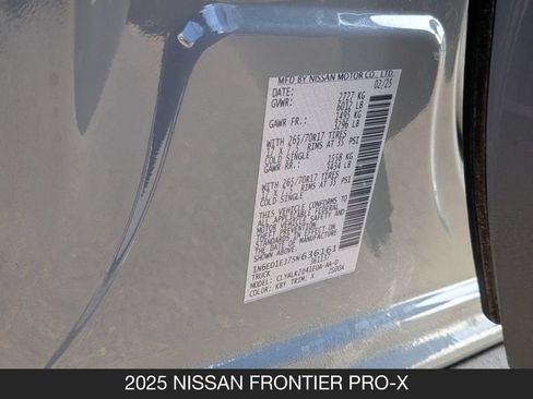 Used 2025 Nissan Frontier Pro-X RWD image 24