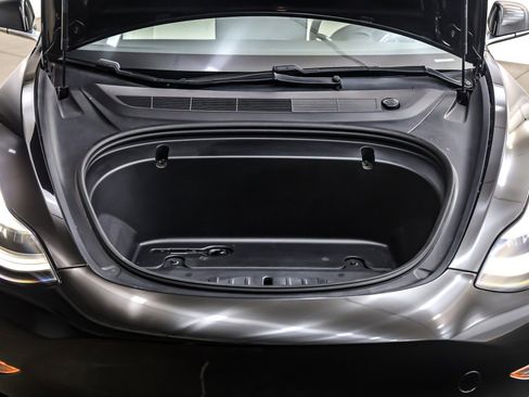 Used 2020 Tesla Model 3 Standard Range Plus image 10