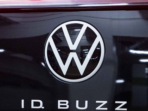 New 2025 Volkswagen ID. Buzz Pro S image 6