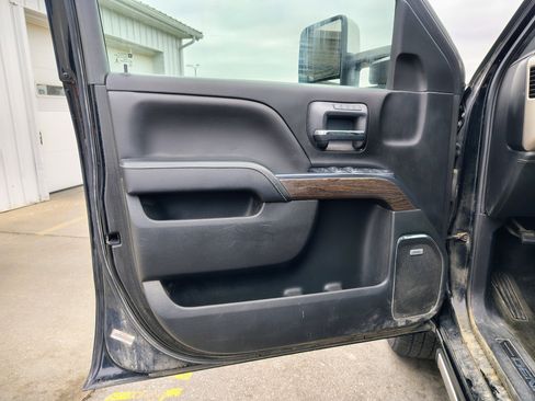 Used 2017 GMC Sierra 1500 Denali w/ Denali Ultimate Package image 10