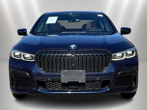 Used 2022 BMW 750i xDrive w/ Luxury Rear Seating Package AWD/4WD image 2