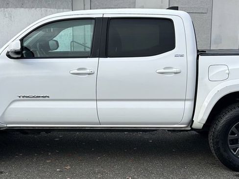 Certified 2023 Toyota Tacoma SR5 w/ Technology Package image 8