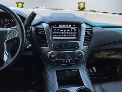 Used 2020 Chevrolet Suburban LT RWD image 13