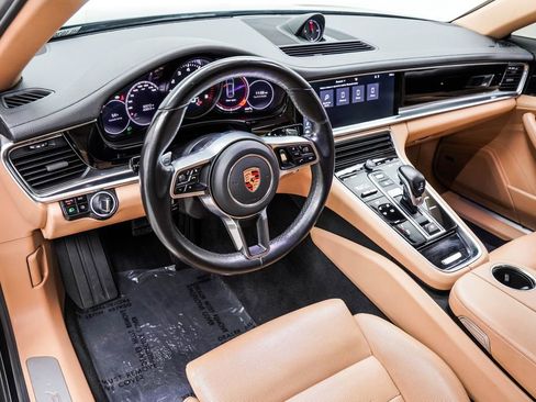 Used 2017 Porsche Panamera image 21